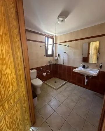 כיוס Stenakas Apartments מראה חיצוני תמונה