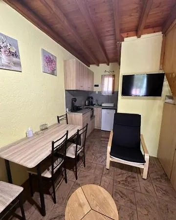 כיוס Stenakas Apartments מראה חיצוני תמונה