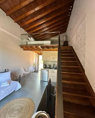 כיוס Stenakas Apartments מראה חיצוני תמונה